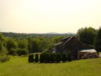 Cottage with a Vista Hotels in Surry