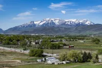 Luxury home with breathtaking  views, 15 min to Jordanelle Gondola