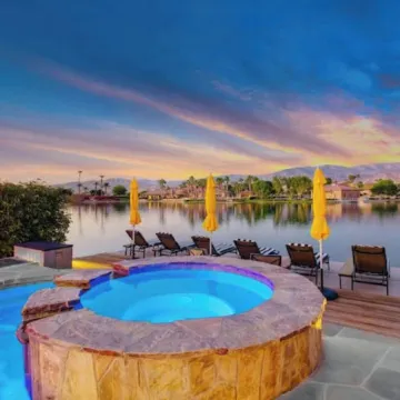 Water Front Luxury/Steam Room+Pool+Spa+BBQ