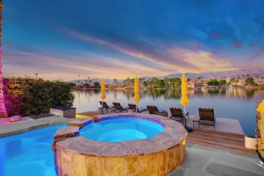 Water Front Luxury/Steam Room+Pool+Spa+BBQ