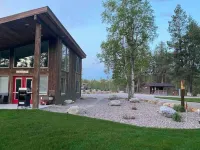 Grinnell Chalet Hotels near Glacier National Park