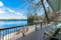 Beautiful lakefront Summer Lake House & Ski Cottage near Mt. Sunapee
