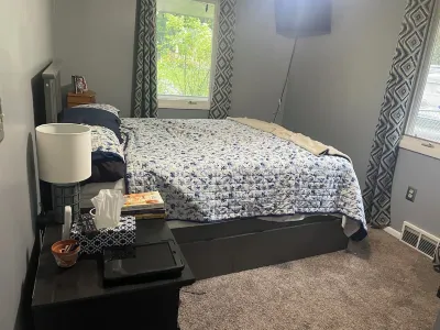 Cozy bungalow in Marquette w/ hot tub. Minutes from Lake Superior and downtown.