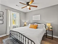 The Luxe/ Hot Tub/ On Bright Leaf Golf Course Hotels in Mercer County