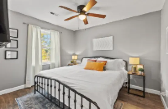 The Luxe/ Hot Tub/ On Bright Leaf Golf Course Hotels in 