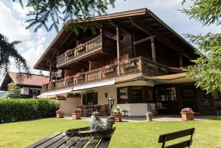 Family apartment in a fantastic location right on the trail