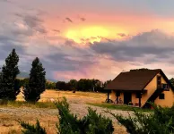AFFORDABLE Glorified Basecamp -"The Bird House" Отели в г. 