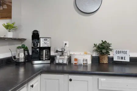 Nature Retreat: Hot Tub, Fire Pit & Hocking Hills