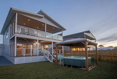 Two Storey Modern Beach House