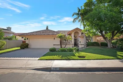 🏜🌵Good Vibes~Pool~ Hot-Tub~ GIG Wi-Fi ~Sleeps 9~Game Room ~BBQ🏜🌵 Commemorative Air Force Museum 주변 호텔