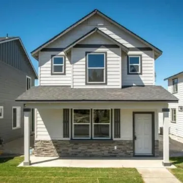 Large Cottage Near Downtown, Beach & Skiing #116