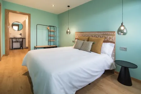 Rural apartment with sea views