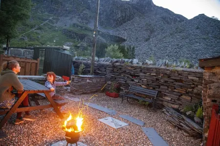 Traditional North Welsh Slate Miners Cottage Отели в г. Blaenau Ffestiniog