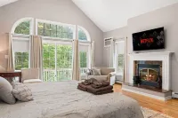 5200 sf Luxury Pocono Private Retreat with HOT TUB, SAUNA and Game Room.