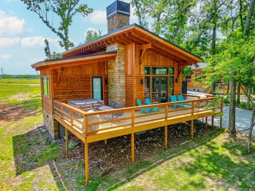Twin Retreat Cabin 1: Hot Tub, Fire Pit, Golf Shangri La, Boat Grand Lake