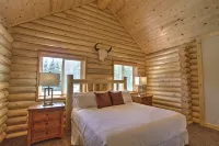 Log home-4.9 miles from Yellowstone's west gate! Great for snowmobiler groups. Các khách sạn gần Hebgen Lake