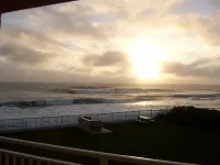 OCEAN FRONT CONDO - Melbourne/Satellite Beach Cocoa Beach 2 bd/ 2 bath, pool