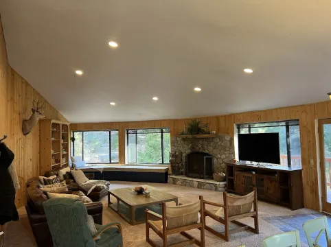 Spacious Secluded Cabin on 9 acres Hot Tub Outdoor Dining Private Trails