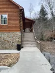 Beautiful New Cabin on the Broad River, 3 miles from Lake Lure, NC