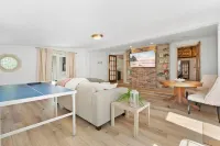 4BR, Dog Friendly, Fenced Yard and Walking Distance to Beach w/ Beach Supplies