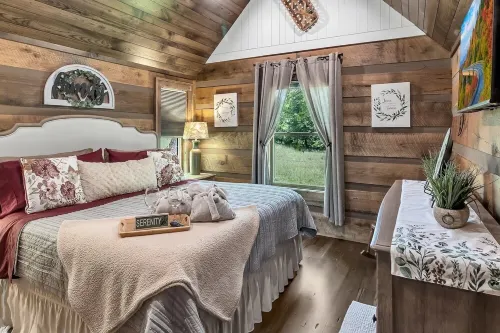 CastAway Waterfront Rustic Cabin Very Private With Outdoor Cabana