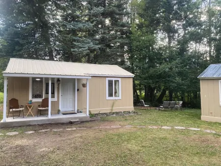Cozy Cabin with a CreekDue to Water Disputes, the Creek is Not Flowing Yet