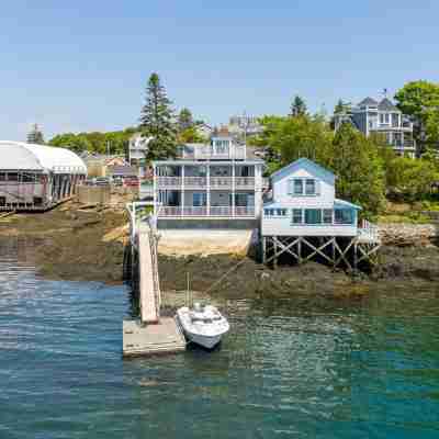 Oceanfront 2 bedroom unit on The Harbor Hotel Exterior