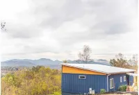 Modern home - Mtn views - 4 miles to downtown AVL