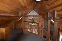 Country Cabin within minutes of the New River Gorge National Park & Preserve.