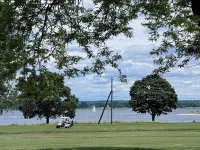 Coastal Cottage !3 bedroom, 2 bath home with deck and walk to the beach