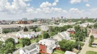 Perfect Getaway @ Cwe- Entire Home + Free Parking Near Fox, Universities & More! - Bungalows