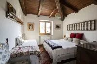 Villa with private pool in beautiful surroundings in the Marche! Hotel di Castelraimondo