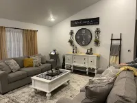 Mimi’s Hive Spacious 6 bed 5 bath home Pendleton , Oregon