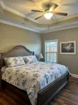 Luxury Town Home Close to Everything Hotels near Publix Super Market at Mouse Creek