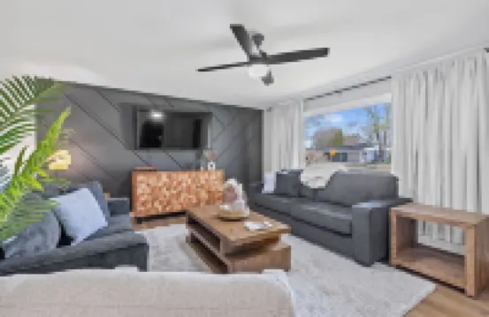 3 Bedroom Edgebrook Ranch Escape