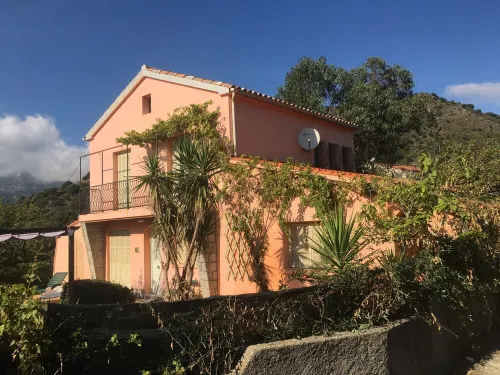 Beautiful Corsican house 15 minutes from the beaches Hotel di Santa-Maria-Figaniella