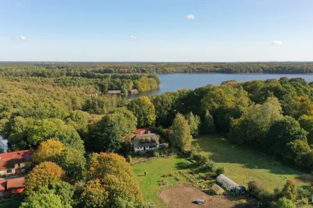 Vacation apartment am Seebusch Отели в г. Шварц