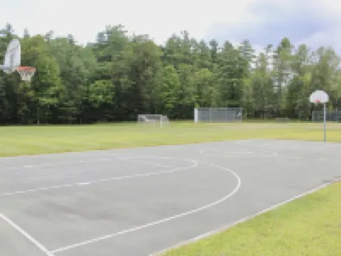 Spacious home in the Heart of 46 High Peaks on The AuSable River - 8-12 Guests Hotels in Keene