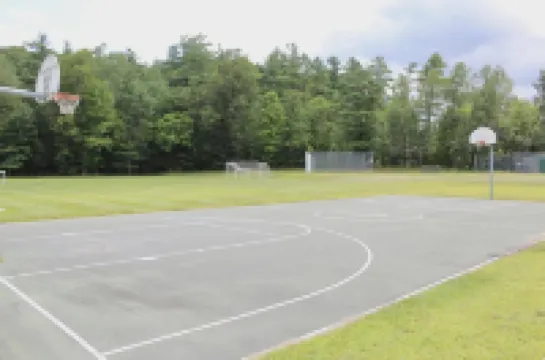 Spacious home in the Heart of 46 High Peaks on The AuSable River - 8-12 Guests