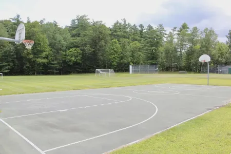 Spacious home in the Heart of 46 High Peaks on The AuSable River - 8-12 Guests