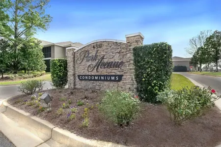 Gorgeous 3BR Condo in FOLEY near OWA/THE BEACH!! Отели рядом с достопримечательностью «OWA Parks & Resort»