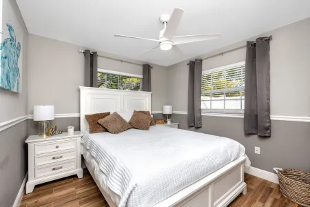 Paradise Palms • Heated Screened Pool • Family-Friendly • Near Siesta Key