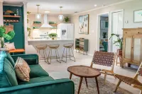 Villa Palmas-Double Master Suites, 5 Bedrm + Pool -1 mile from beach