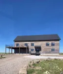 Cabin in Island Park; near Yellowstone, Water Views & Outdoor Sports! Hotel dekat Harriman State Park