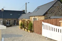 Penty, Sea View from 1st Floor, Bedroom on Ground Floor, Garden, Sea and GR34 500 m Away.