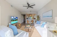 Rare NEW 2/2 Condo in Naples with Lake & Golf View! Home Away from Home