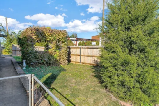 Cheerful 2 Bedroom House on the Hill in St. Louis Отели рядом с достопримечательностью «Юго-Запад Сити Дог Парк»