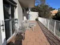 Batemans Bay’s Beach Holiday apartment 200 mts to Denhams and Surf Beach.
