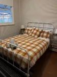 Chaffcutters Cottage - Pet friendly cottage in idyllic rural setting.