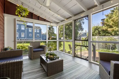 NEW Robert Manning Place•Historic 1824 Salem Home with Parking•Walk to Downtown